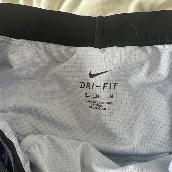 Nike Trail Shorts - Picture 2 of 3